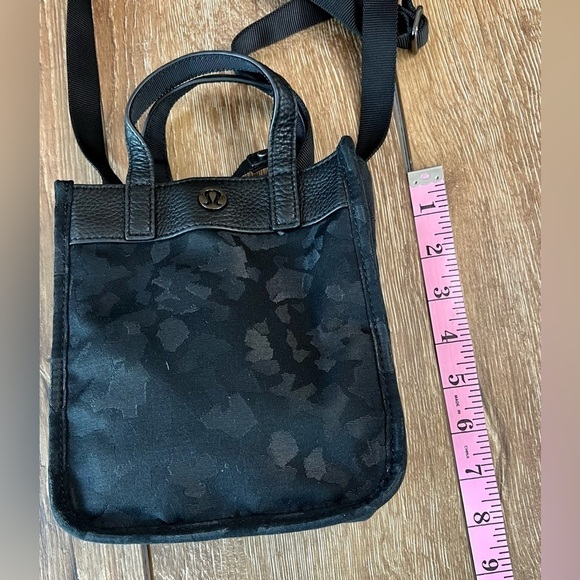 Lululemon Now And Always Micro Tote Bag Fragment Camo Jacquard Black Deep Coal - Picture 12 of 13